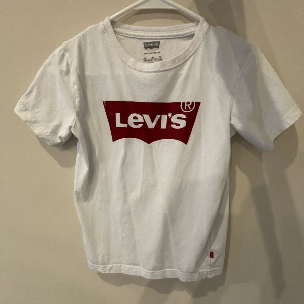 NWOT: Levi’s Girl’s Red and White Logo Medium Graphic Short Sleeve Tee